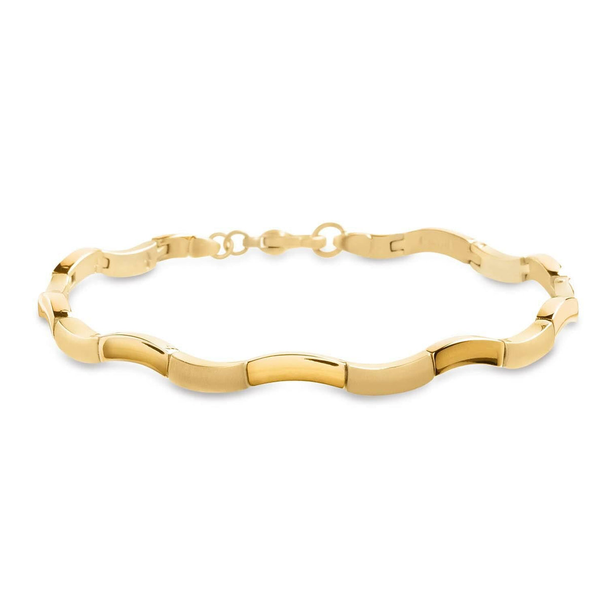 De Boccia Titanium Armband gp 0370-06 heeft een golvend, gesegmenteerd goudkleurig ontwerp en een sluiting met gesp, afgebeeld op een witte achtergrond.