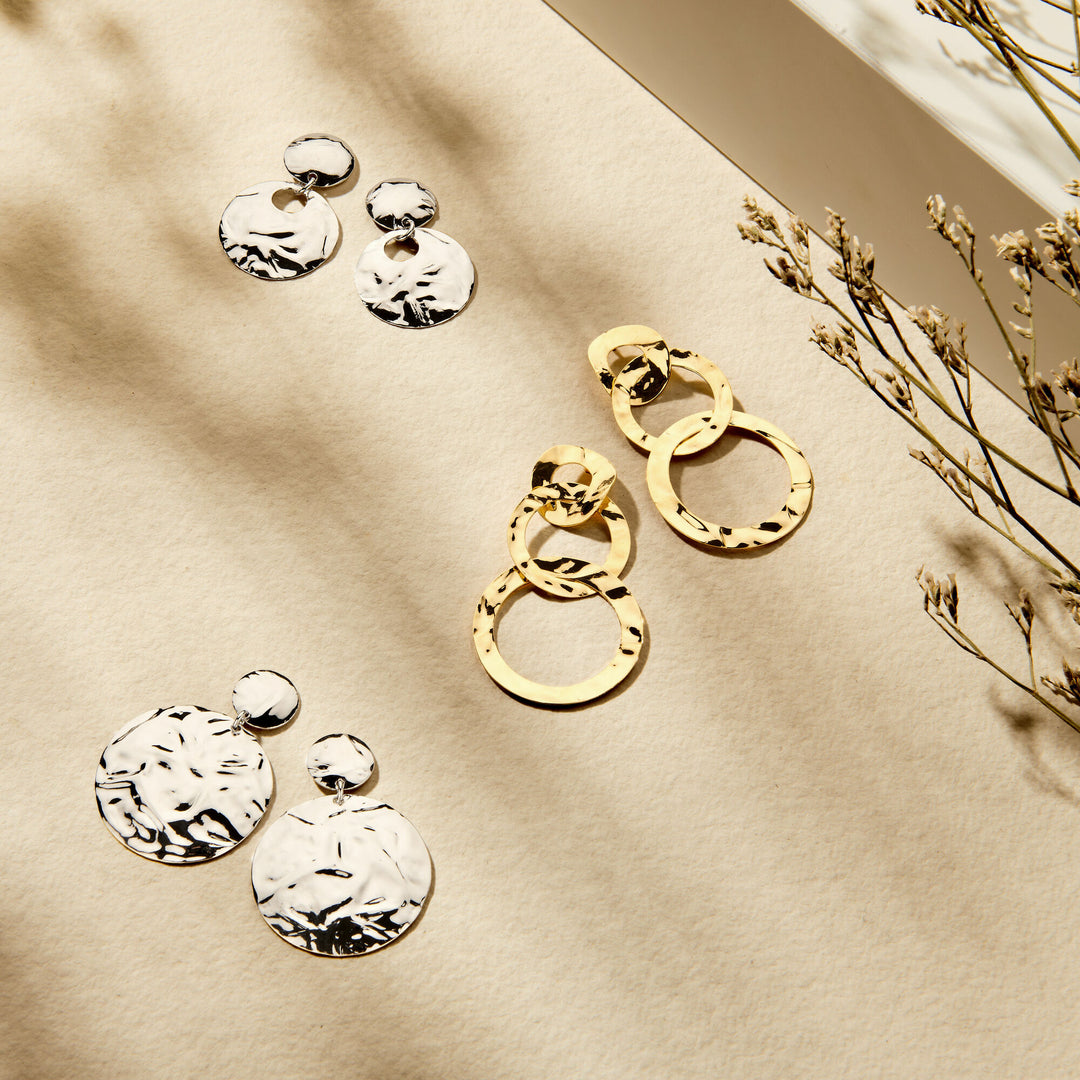 oorhangers gehamerd zilver gerhodineerd