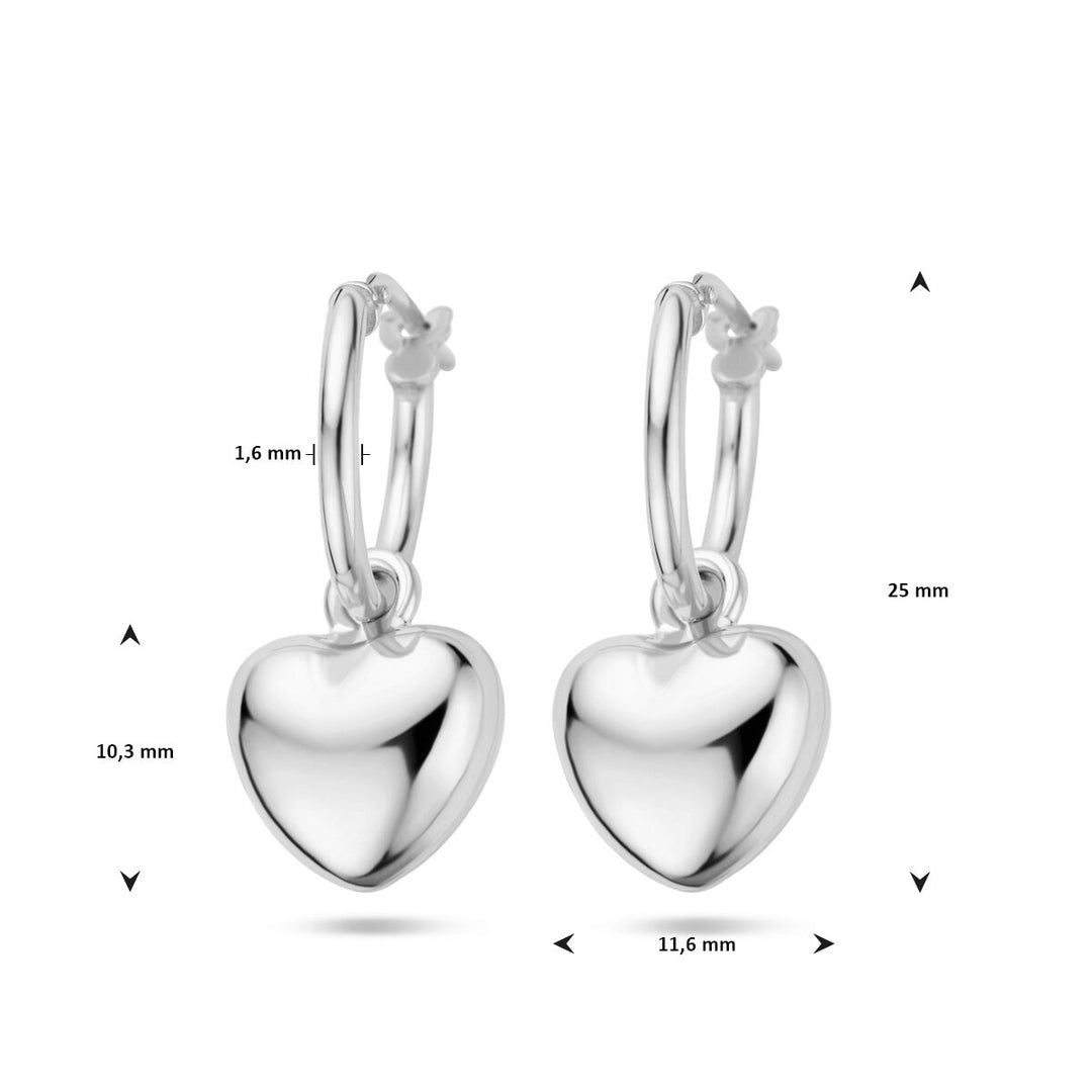 Van der Kooij Collectie oorringen hart zilver gehodineerd: paar waterdichte oorringen met hartvormige hangers. Afmeting: 25 mm hoog, hart 11,6 mm breed x 10,3 mm hoog, ringdikte 1,6 mm.