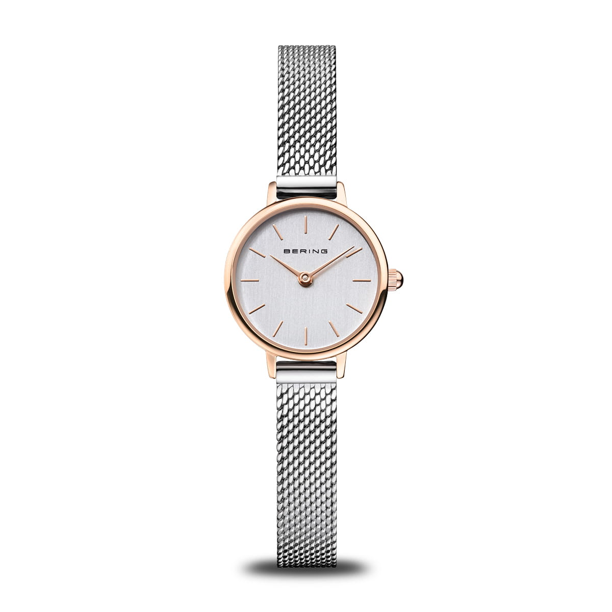 Dameshorloge met zilveren wijzerplaat, roségouden kast en een zilveren mesh-band.