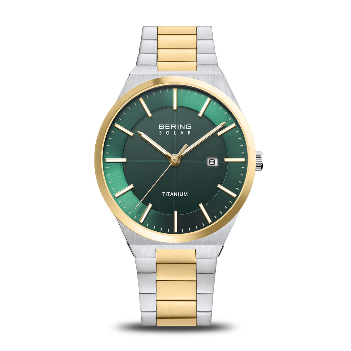 Titanium horloge met groene wijzerplaat, gouden en zilveren schakelband, en datumweergave.
