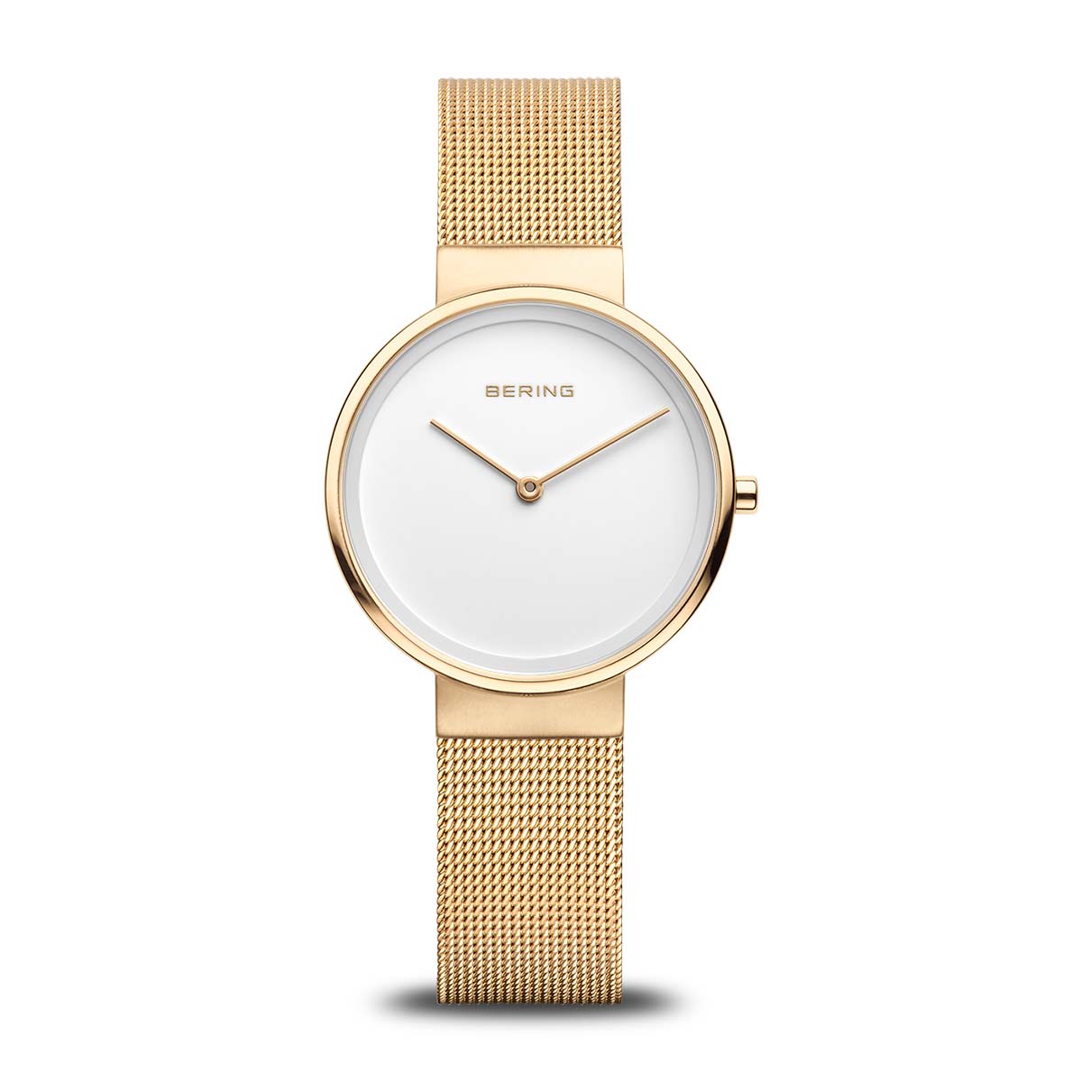 Gouden horloge met een witte wijzerplaat en een mesh-band.