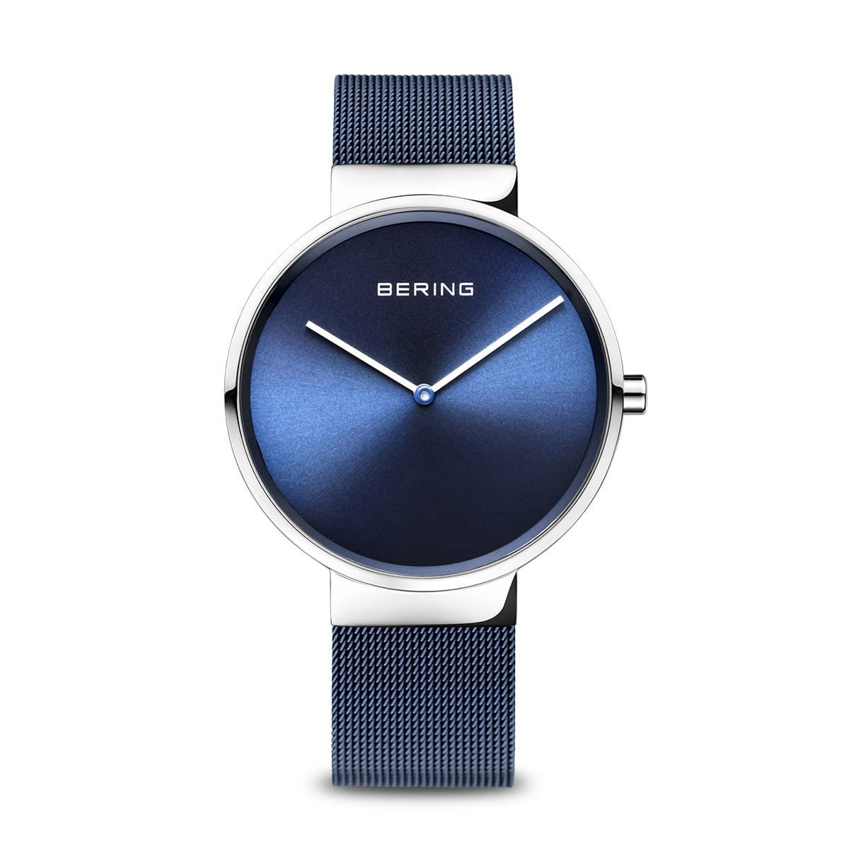 Unisex horloge met blauwe wijzerplaat, zilveren kast en mesh-band.