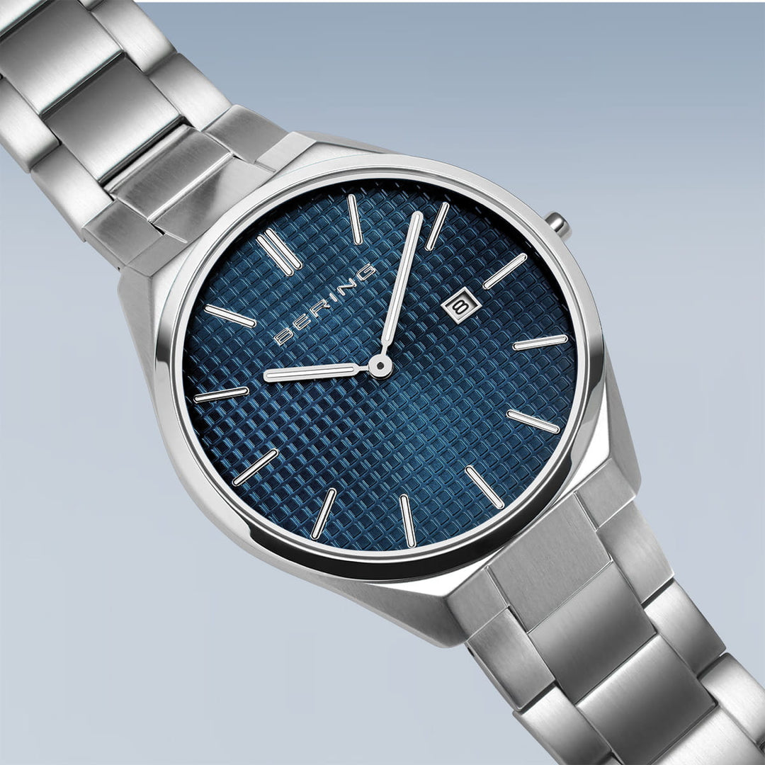 Bering heren horloge blauwe wijzerplaat 17240-707