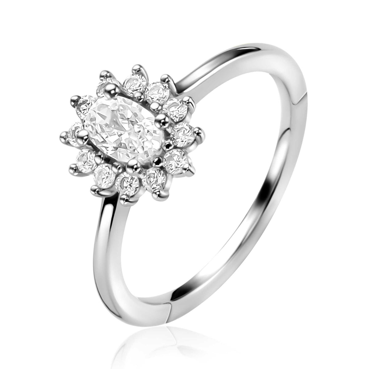 Gouden ring met een ovale, heldere steen omringd door kleinere, sprankelende steentjes.