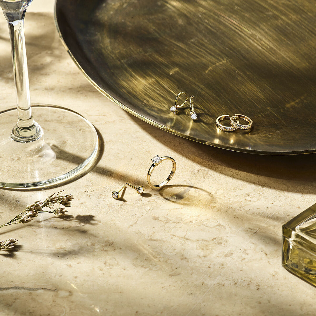 14k Geelgouden klapoorringen met zirkonia rij