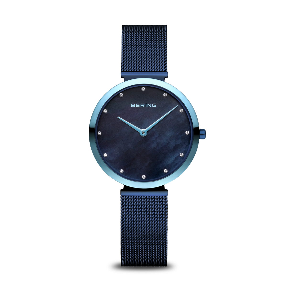 Blauw horloge met mesh-band, ronde wijzerplaat en strass-steentjes als uurmarkeringen.