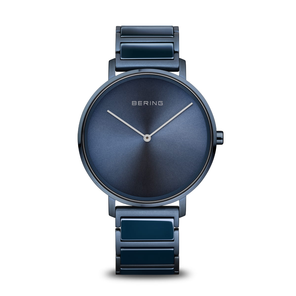 Heren horloge met blauwe wijzerplaat en metalen schakelband in blauw.