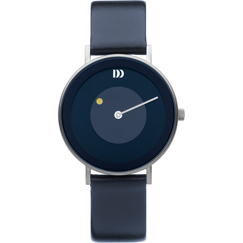 Zwart leren horloge met ronde wijzerplaat en minimalistisch ontwerp, voorzien van een blauwe achtergrond en een enkele wijzer.