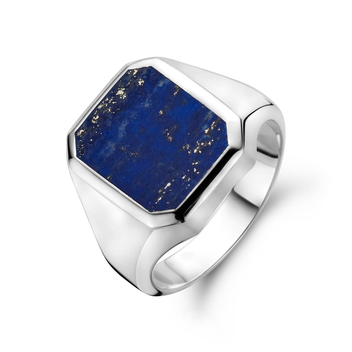 Een gepolijste 925 zilveren zegelring van de Van der Kooij Collectie met een massieve, levendige blauwe lapis steen (13 x 11mm) gevlekt met goud, schitterend op de band en opvallend elegant.