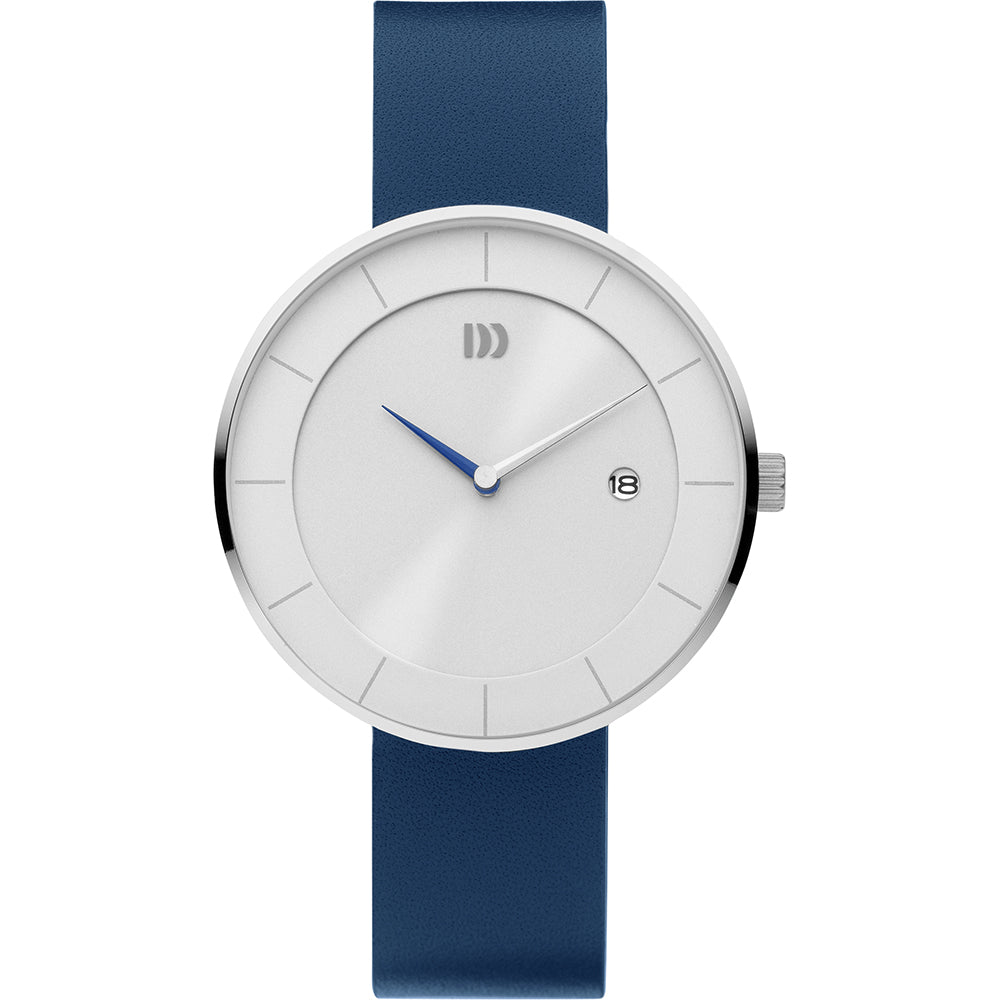 Zilveren horloge met een witte wijzerplaat en blauwe rubberen band, voorzien van een datumweergave.