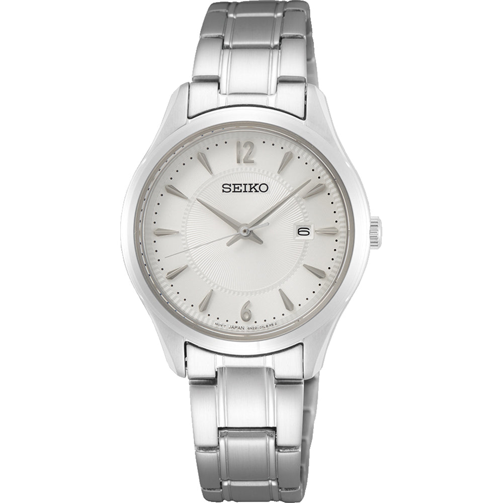 Zilveren dames horloge met een ronde wijzerplaat en een metalen schakelband.