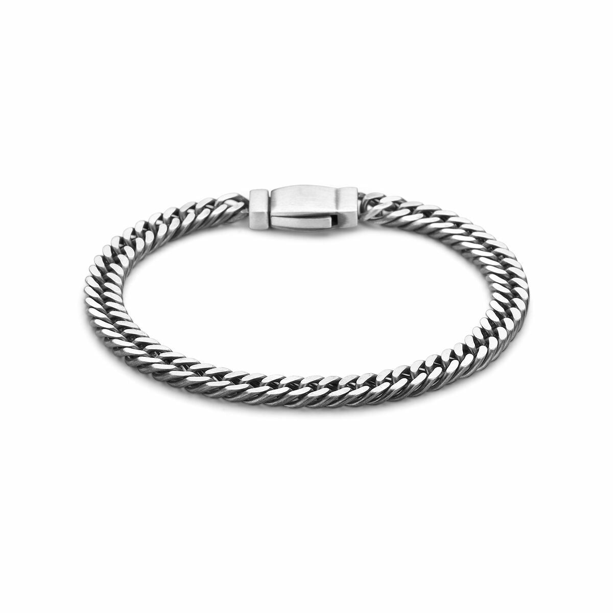 Zilveren herenarmband gourmette van 6,7 mm met geoxideerde afwerking en een stevige sluiting.