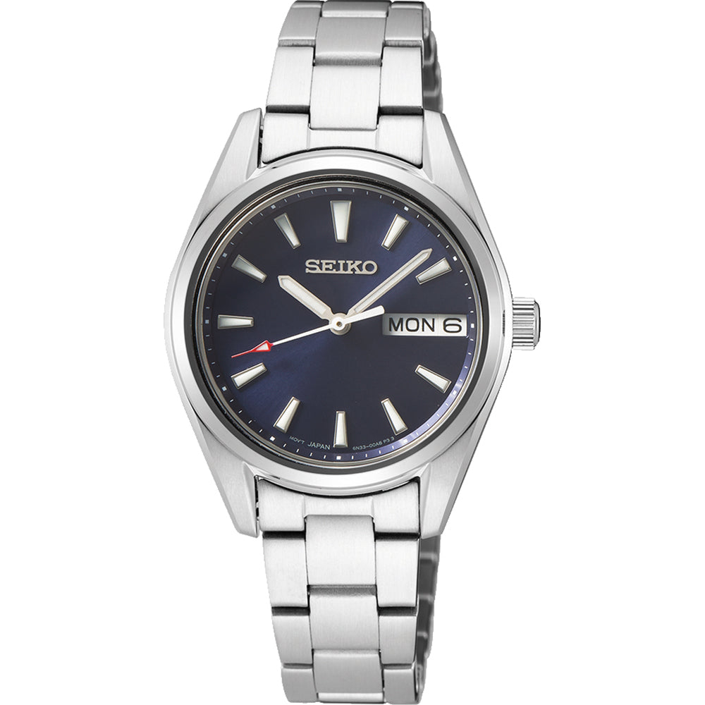 Zilveren dames horloge met een blauwe wijzerplaat en datumaanduiding, voorzien van een metalen schakelband.