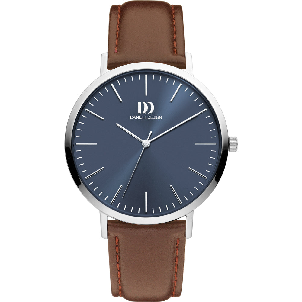 Heren horloge met blauwe wijzerplaat, zilveren kast en bruine leren band met stiksels.