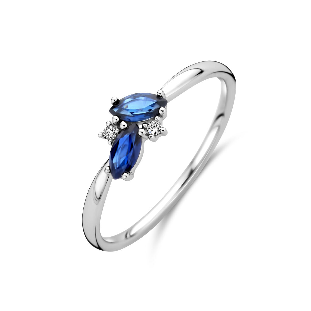 Een elegante 14K witgouden ring uit de Van der Kooij Collectie, met saffieren en 0.02ct H P1 diamanten, schitterend samengevoegd in een tijdloos ontwerp.