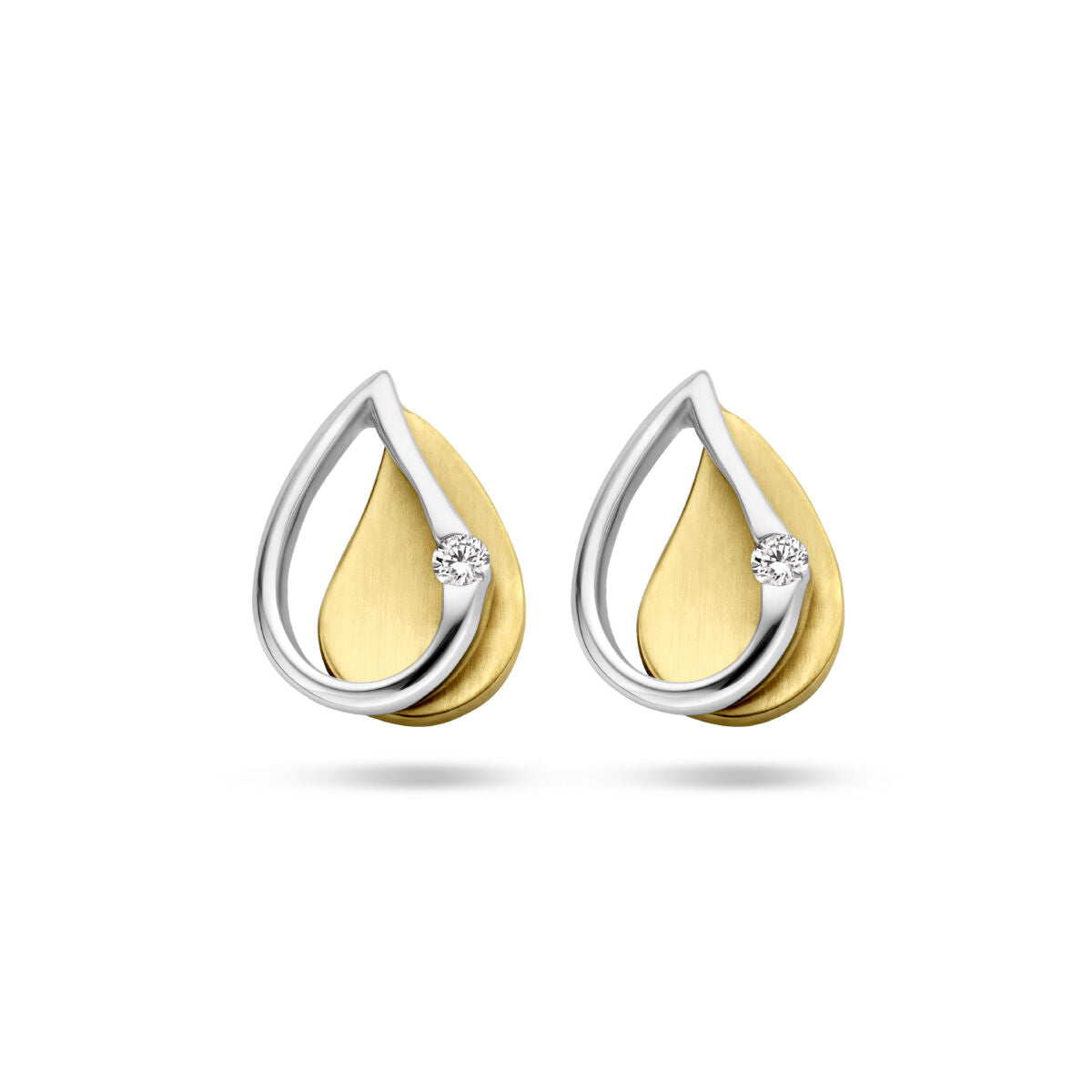 Bicolor gouden oorknoppen in druppelvorm met een diamant van 0.03ct (2x 0.015ct) en een matte afwerking.