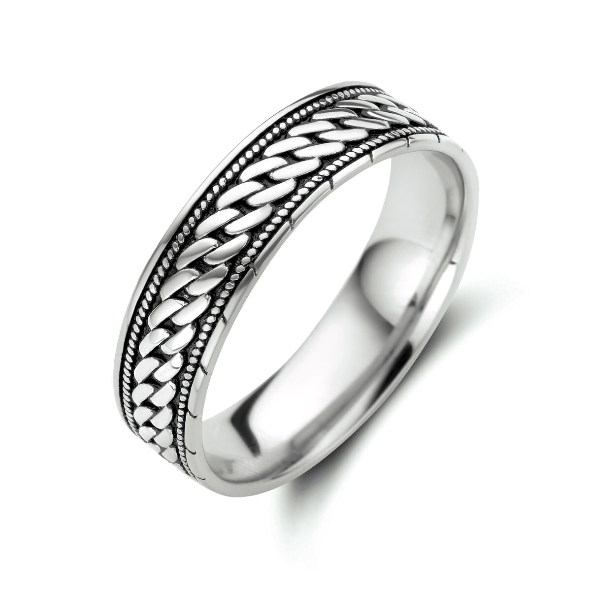 De Ring oxi zilver geoxideerd van Van der Kooij Collectie is een gepolijst zilveren herenring met een kettingpatroon en parelranden, weergegeven op een witte achtergrond.