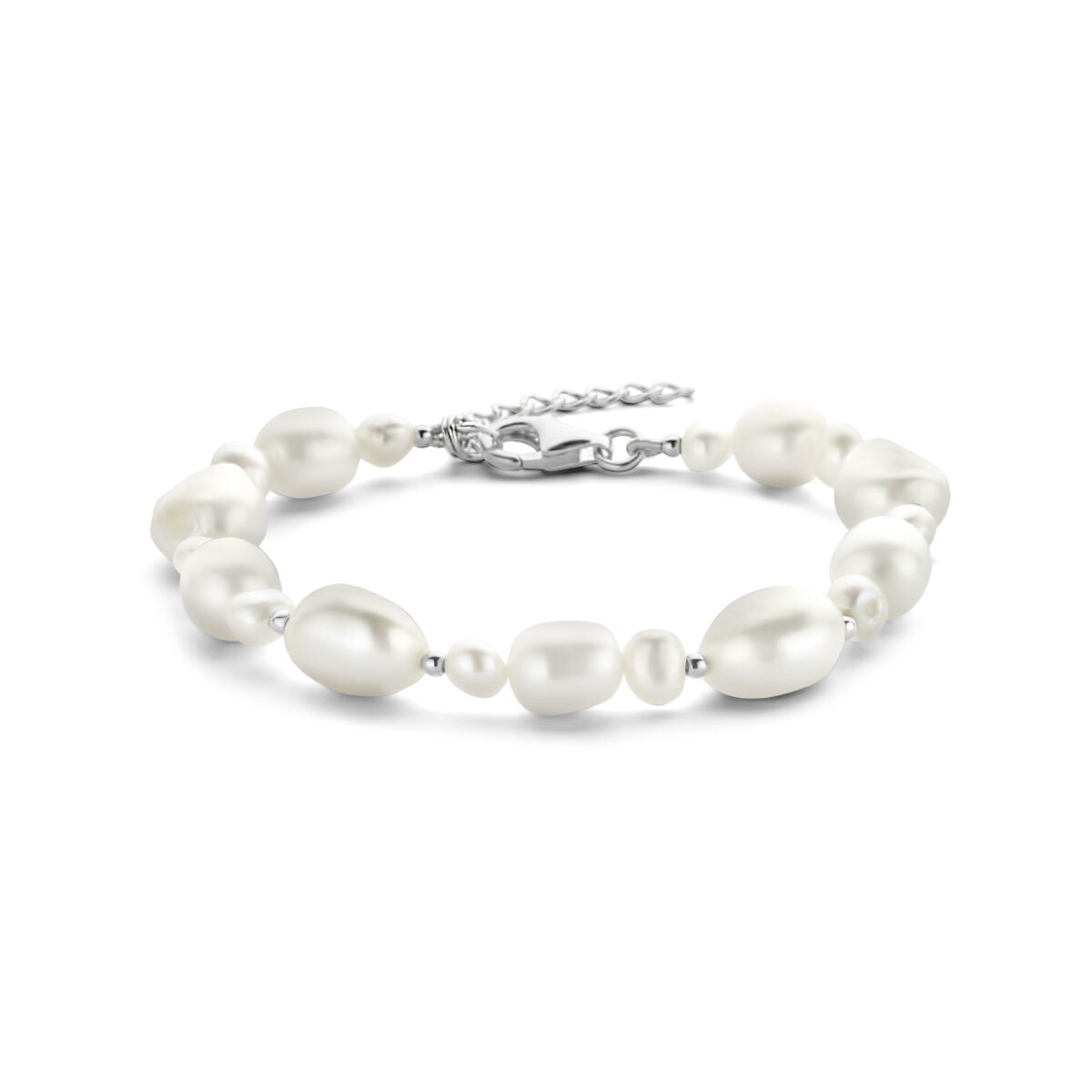 Zilveren armband met gerhodineerde afwerking en verschillende parels in wit en crème tinten.