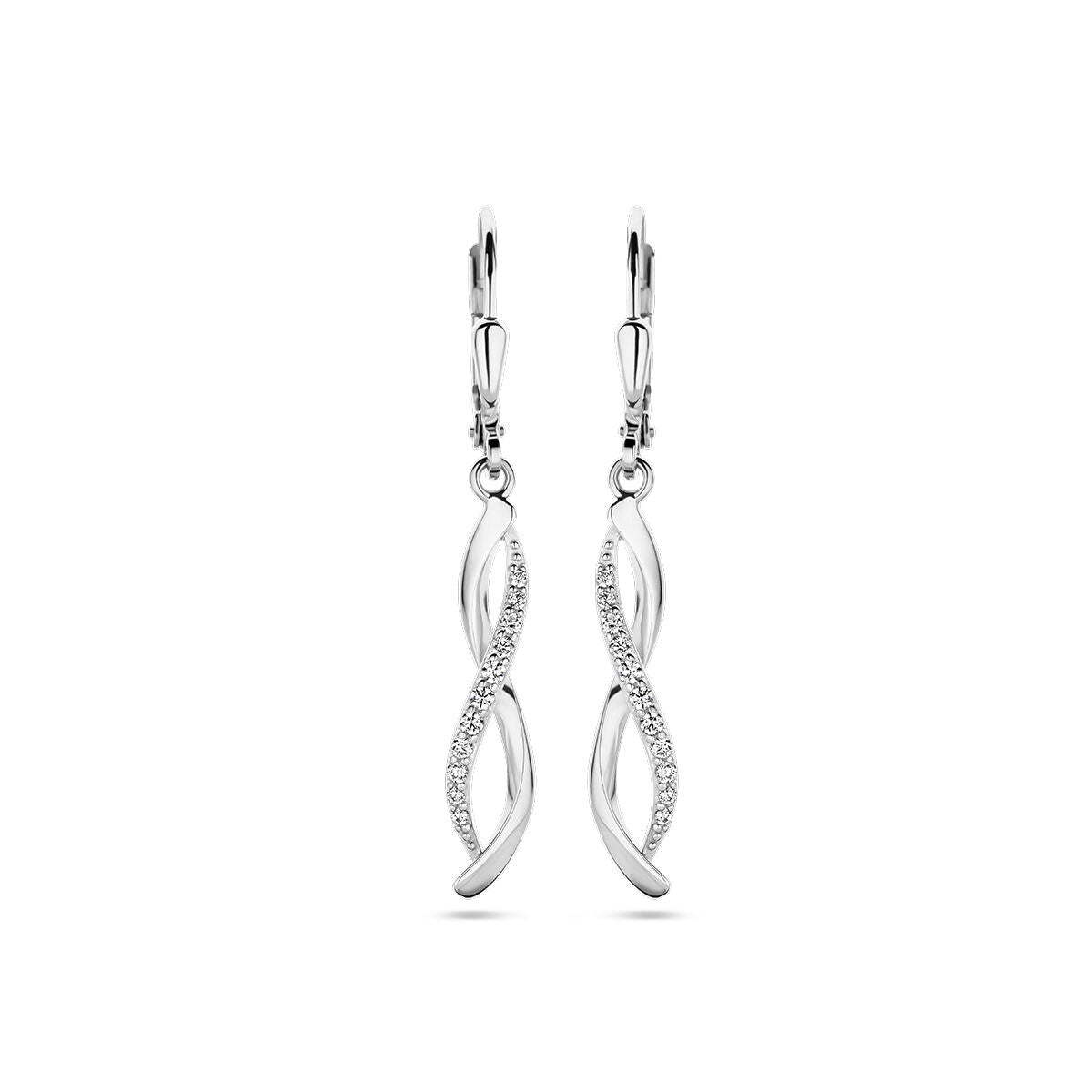 Een paar Van der Kooij Collectie oorhangers zirkonia brisur haak zilver gerhodineerd met een gedraaid motief en fonkelende zirkonia aan één zijde, afgebeeld op een witte achtergrond.