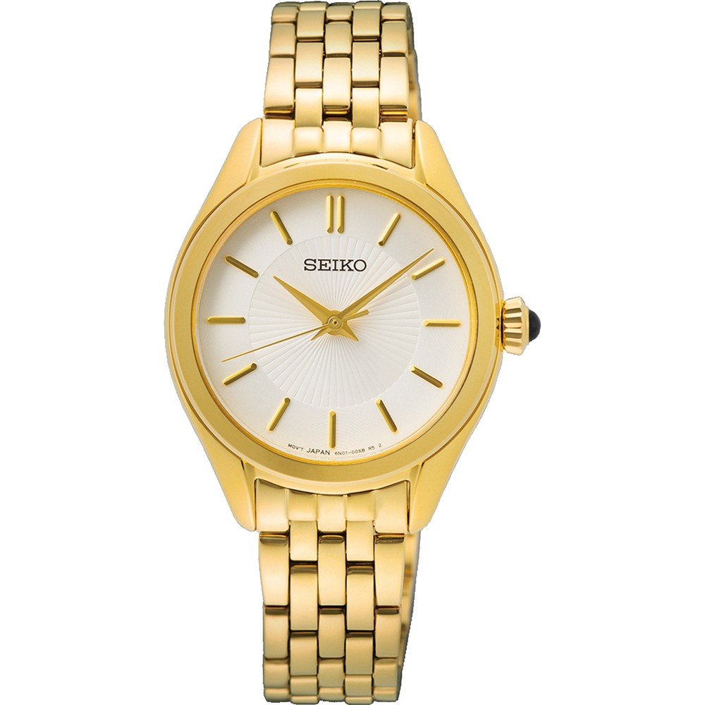 Het Seiko dameshorloge SUR538P1 heeft een ronde witte wijzerplaat met gouden uurmarkeringen, een quartz uurwerk, metalen schakelband, zwarte kroon en de naam Seiko onder 12. De elegante wijzerplaat is gemaakt van Hardlex mineraal glas.