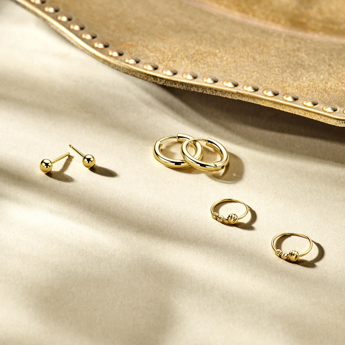 oorringen bolletjes 14K geelgoud