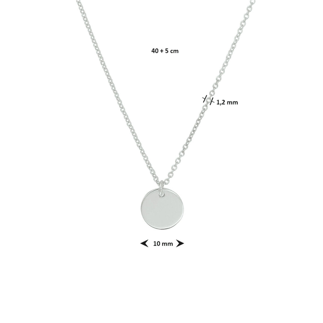 Het Van der Kooij Collectie graveercollier rondje 40 + 5 cm is een zilveren damescollier met dunne ketting (1,2 mm), karabijnsluiting en ronde hanger (diameter 10 mm).