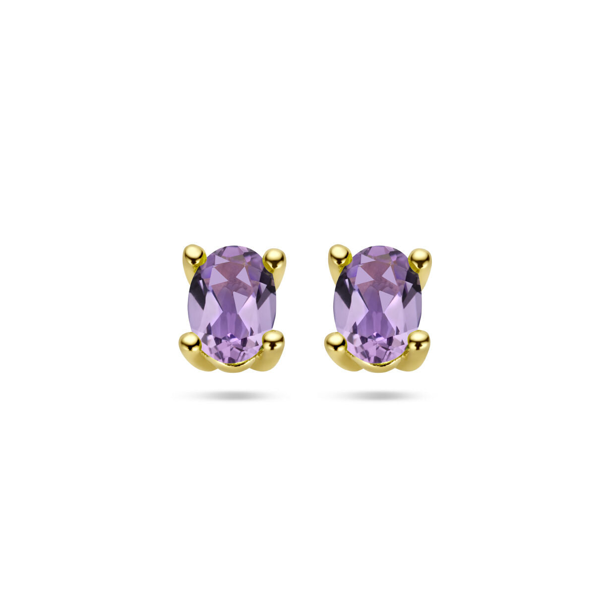 Van der Kooij Collectie oorknoppen amethist 14K geelgoud: eenvoudige, elegante oorstekers met ovaal geslepen amethist in vierpootzetting, ideaal voor dames sieraden liefhebbers.