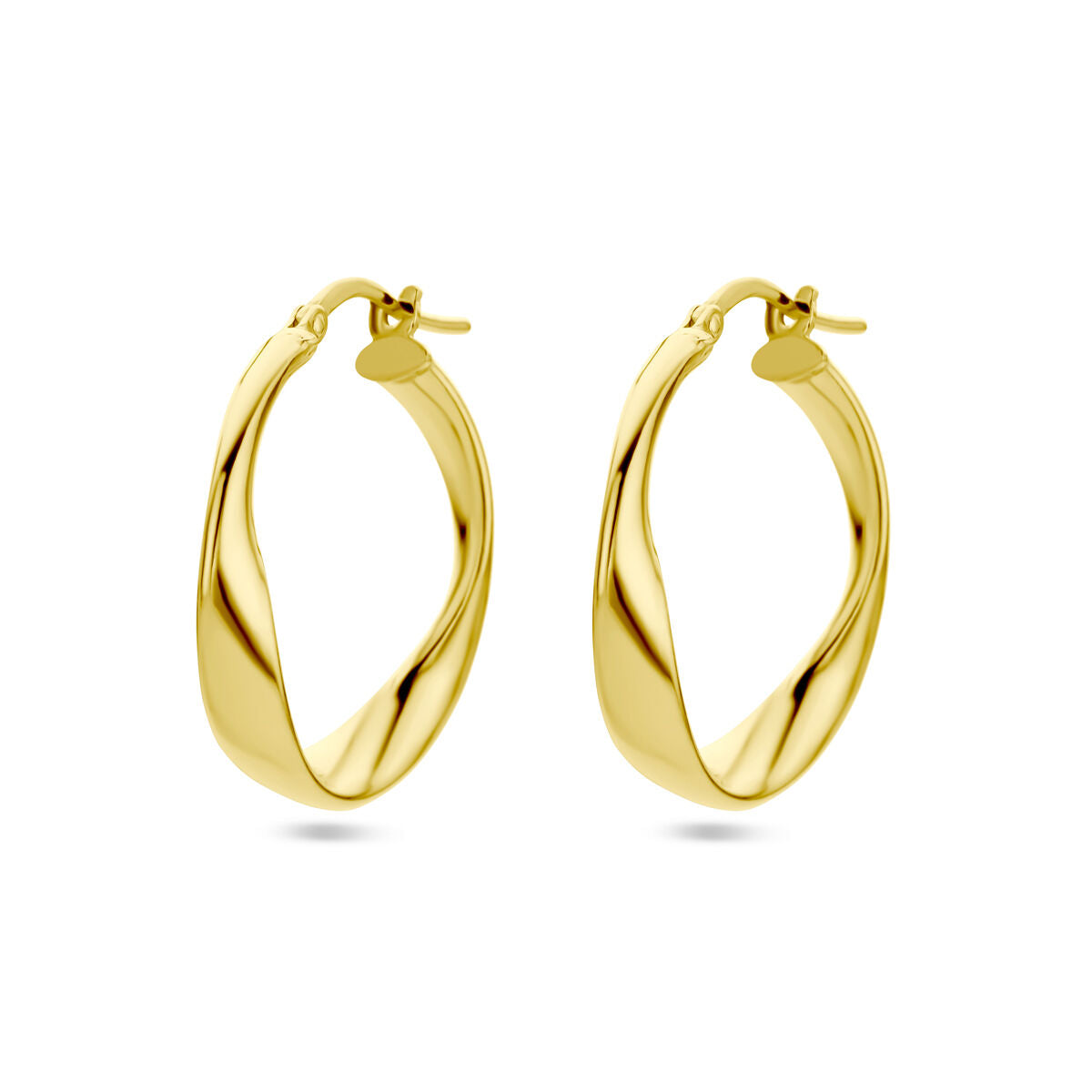 Gouden oorringen van 1 micron zilver met een glanzende, golvende afwerking.