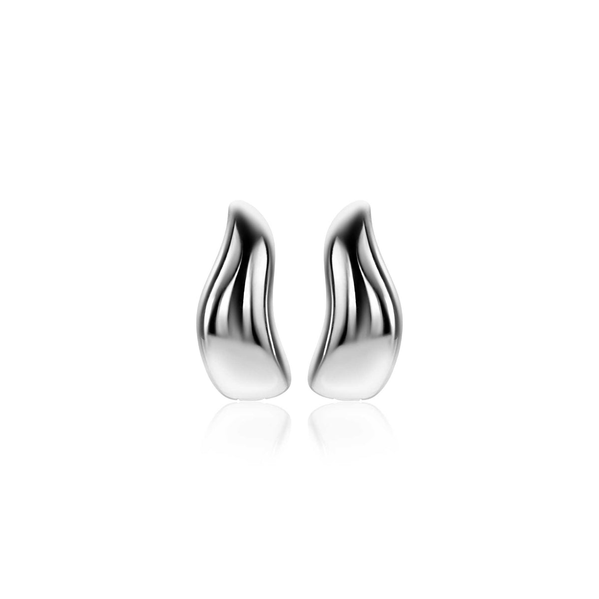 Een paar Zinzi oorbellen zilver ZIO2609 abstract gevormde studs, met gladde, gebogen zilveren oppervlakken; perfect voor een moderne look.