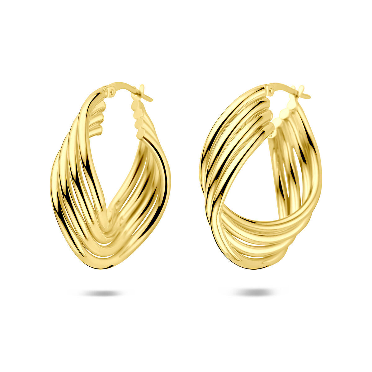 Vergulde zilveren oorringen van 925 zilver met een gele plating, met een golvende, moderne vorm.