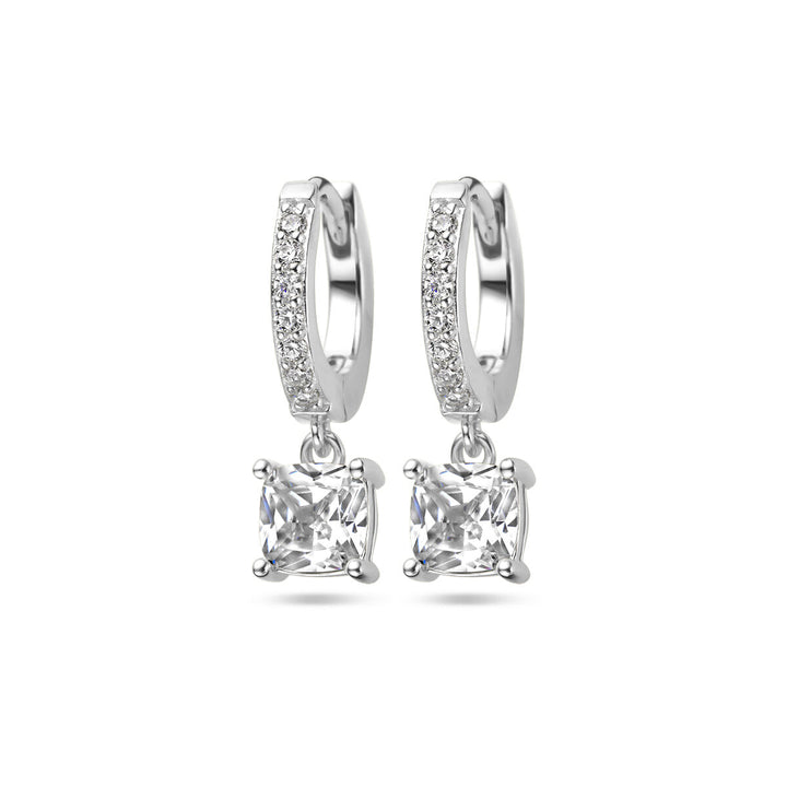Van der Kooij Collectie klapoorringen zirkonia zilver gerhodineerd: zilveren oorbellen met kleine zirkonia’s en een hangende, vierkant-geslepen betrouwbare steen.