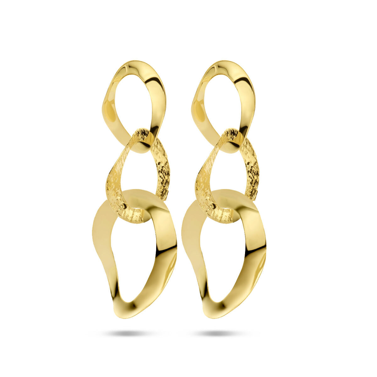 Oorhangers van verguld zilver met een combinatie van matte en glanzende ovalen schakels.