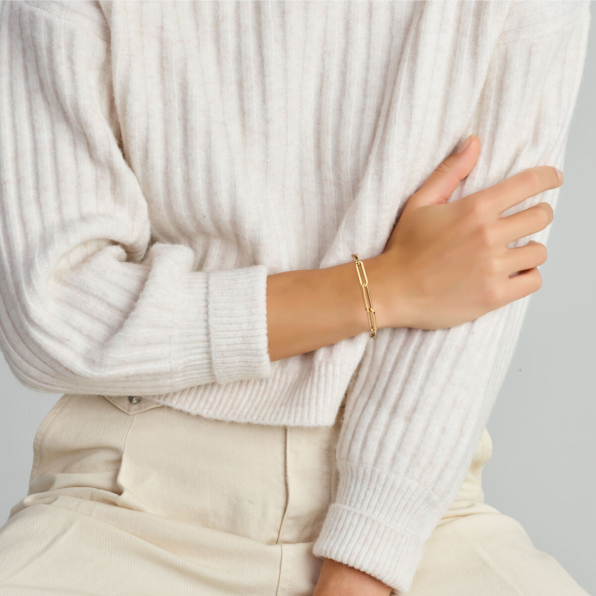 armband paperclip vierkante buis 6,0 mm 19 cm met groot springslot 14K geelgoud