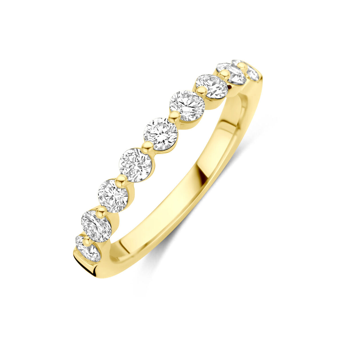 De Van der Kooij Collectie ring lab grown diamanten 0.75ct h si in 14K geelgoud is een damesring met een rij briljant geslepen lab grown diamanten langs de bovenzijde, gepresenteerd op een witte achtergrond.