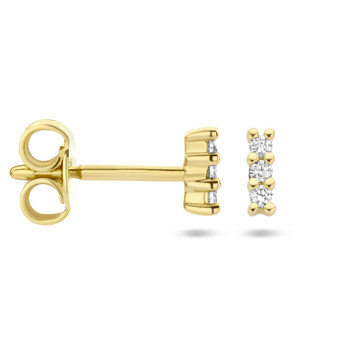 De Van der Kooij Collectie oorknoppen diamant 0,05ct (2x 0,025ct) h p1 in 14K geelgoud worden zowel vanuit voor- als zijaanzicht getoond op een witte achtergrond.