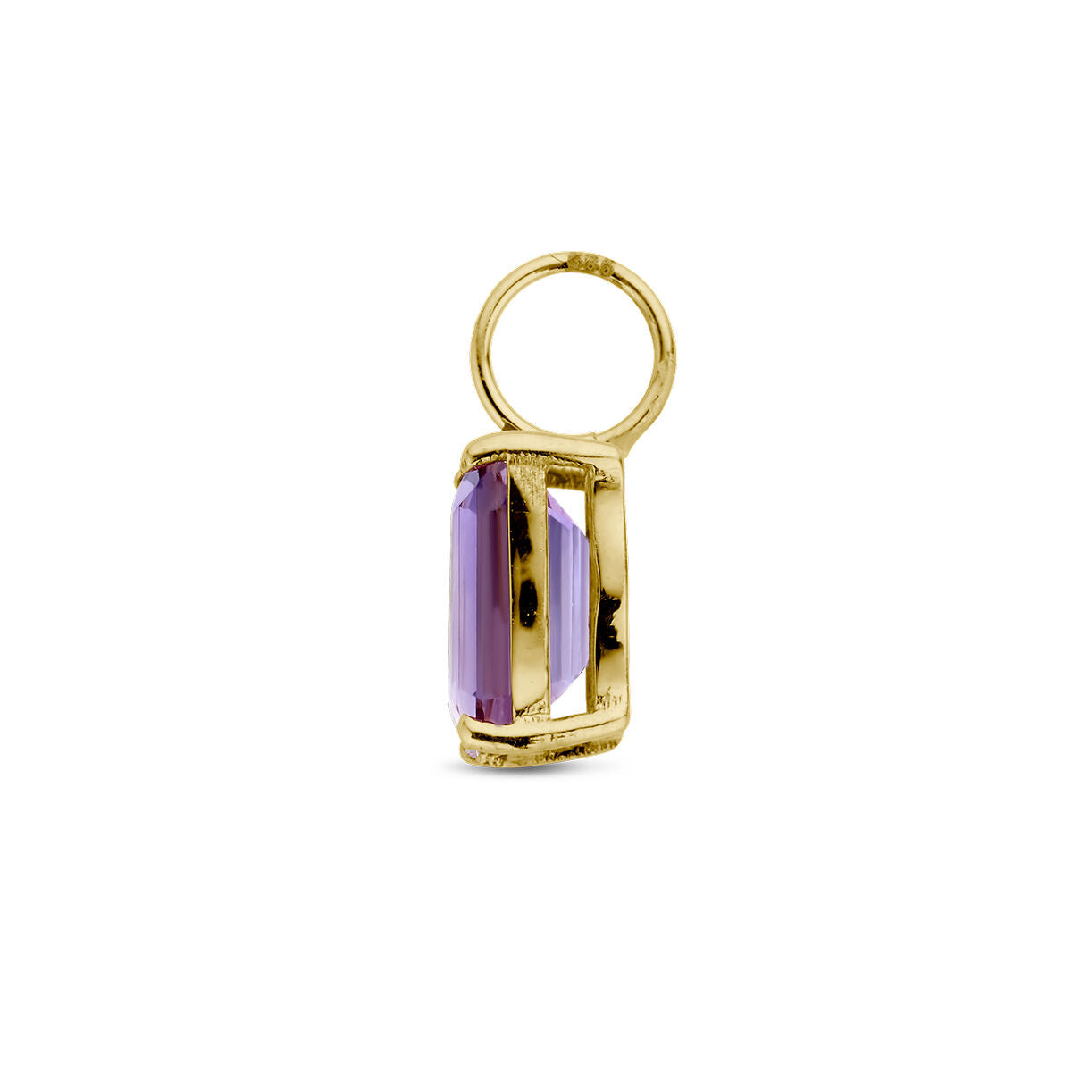 De hanger amethist 14K geelgoud van Van der Kooij Collectie is een dames sieraad met een verticaal gezette rechthoekige amethist in een geometrisch geelgouden frame, geschikt voor aan een ketting.