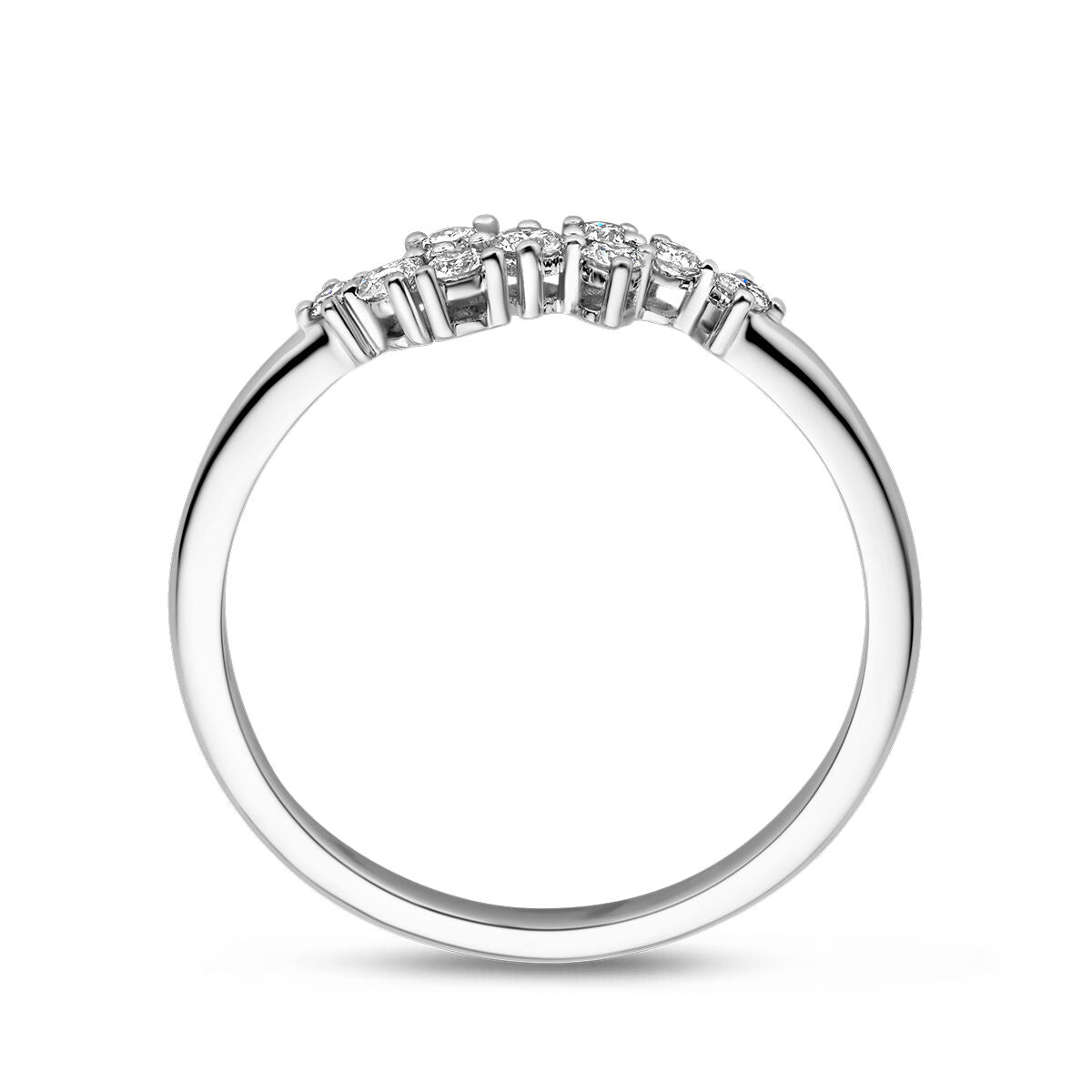 De Van der Kooij Collectie ring diamant 0.21ct H SI in 14K witgoud straalt tijdloze elegantie uit, met kleine ronde diamanten op de band die prachtig schitteren tegen een witte achtergrond.