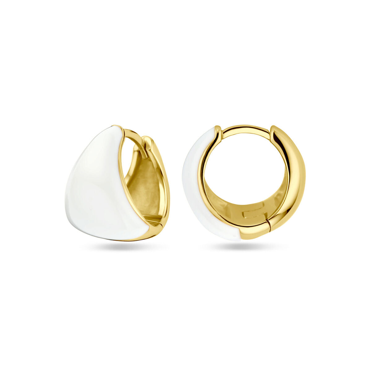 Ontdek de Van der Kooij Collectie klapoorringen wit emaille 15 mm zilver verguld (geel): moderne, vergulde zilveren oorringen met glanzend witte emaille accenten, een gepolijste afwerking en een scharniersluiting.