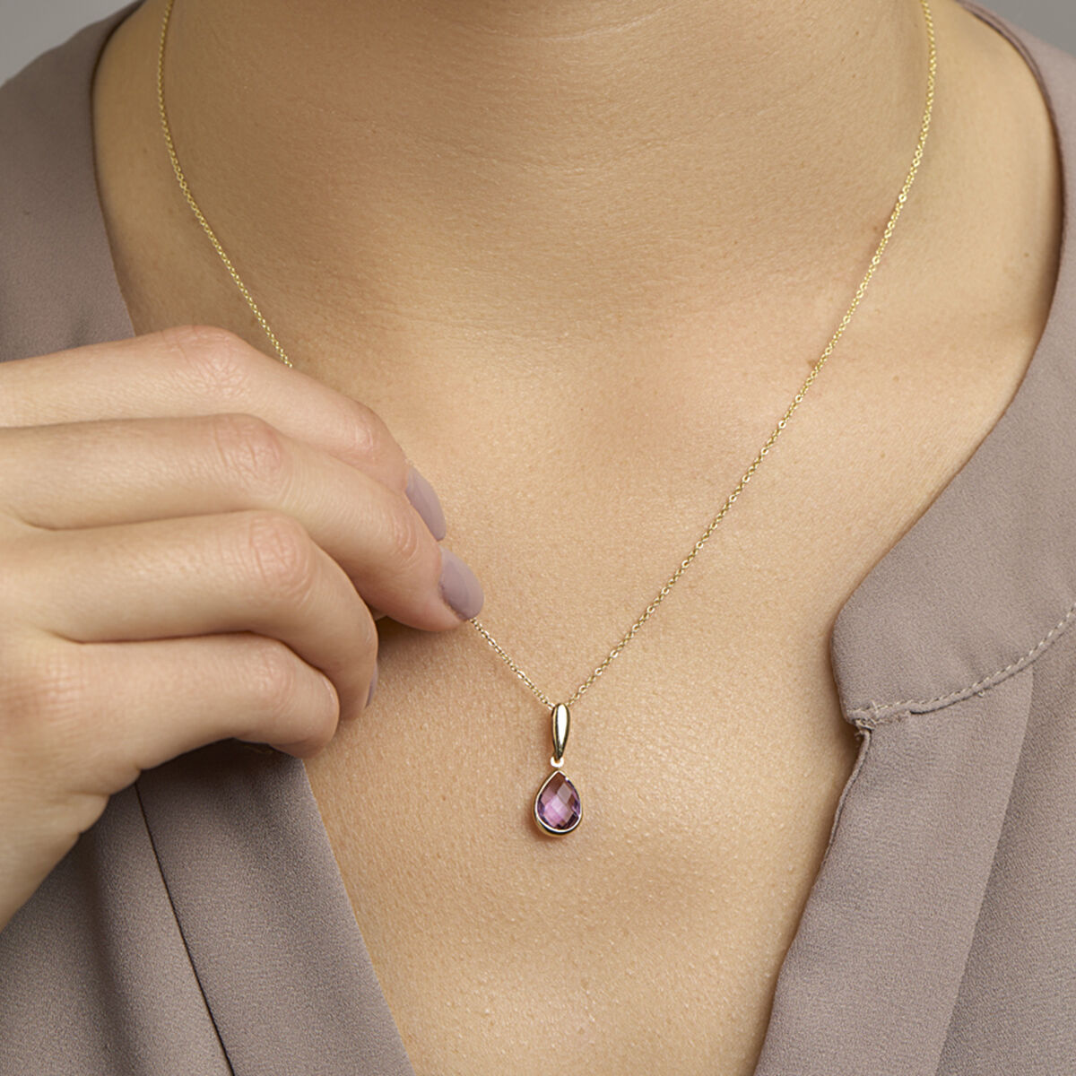 hanger amethist 14K geelgoud