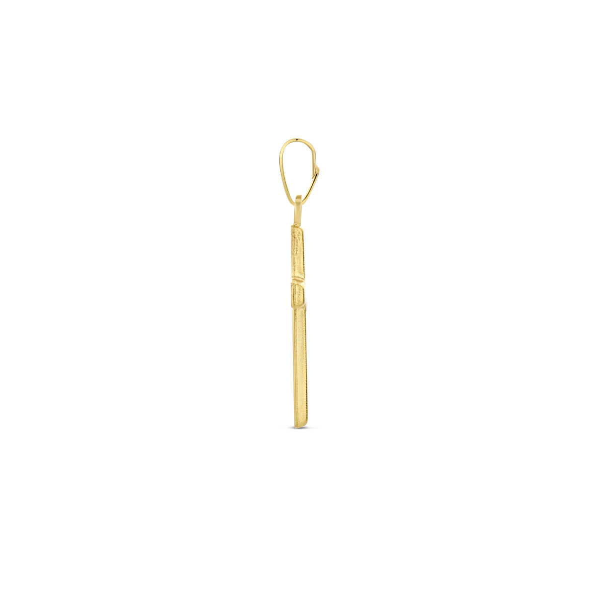 Een enkele unisex oorbel uit de Van der Kooij Collectie, voorzien van een 14K geelgouden hanger kruis gediamanteerd in een verticaal staafontwerp met hefboomsluiting, afgebeeld op een effen witte achtergrond.