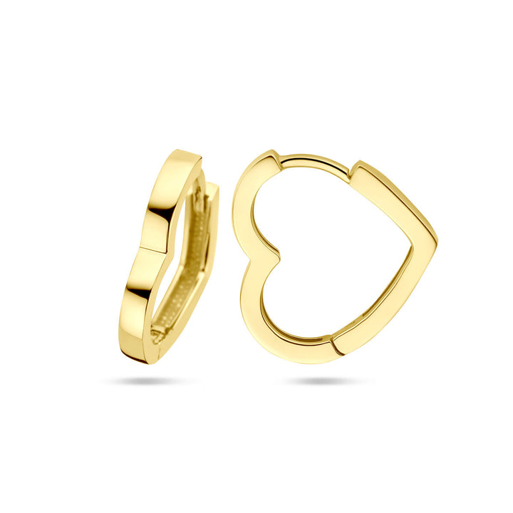 Een paar klapoorringen hart 14K geelgoud van Van der Kooij Collectie, één van de zijkant en één van de voorkant tegen een witte achtergrond, waarin deze elegante dames sieraden goed tot hun recht komen.