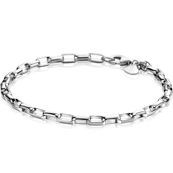 De Zinzi Armband zilver ZIA2514 is een eerste gehalte zilveren armband met rechthoekige schakels, karabijnsluiting en rond labeltje van het merk Zinzi, aanwezig op een witte achtergrond.