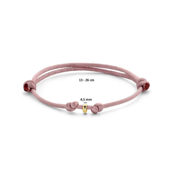 De Van der Kooij Collectie armband satijn zacht roze is een 13-26 cm verstelbare armband gemaakt van rubber, nylon en leer met een 14K gouden kraal. Stijlvol en perfect als dames armband.