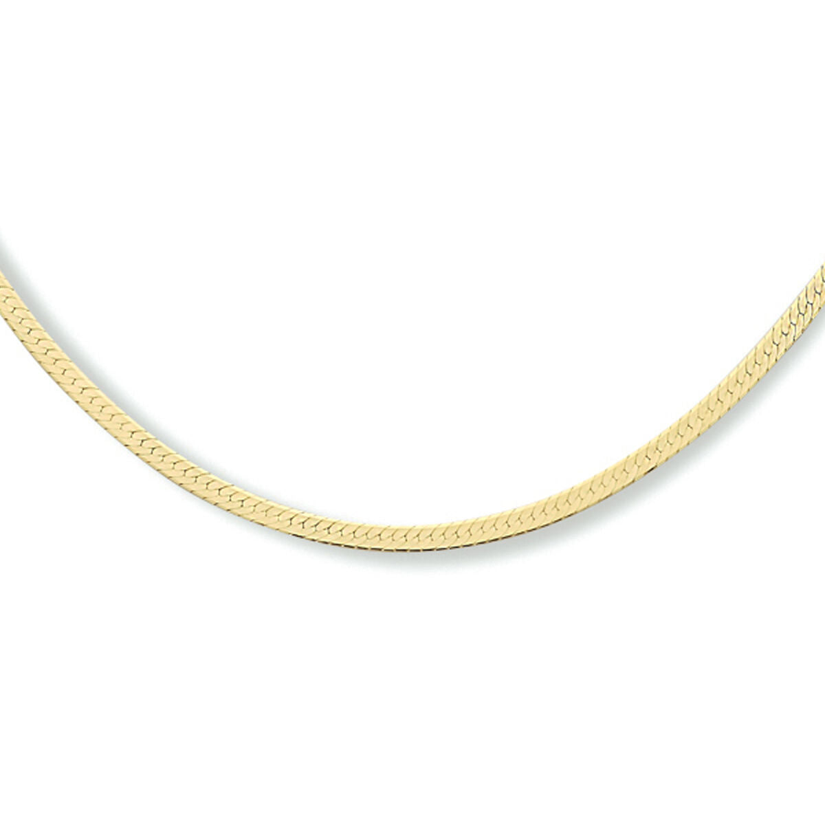 Een close-up van de Van der Kooij Collectie collier slang plat 2,0 mm 40 + 4 cm, 3 micron zilver verguld (geel), met de nadruk op het gladde, platte visgraatmotief op een witte achtergrond - perfect als stijlvolle dames ketting.
