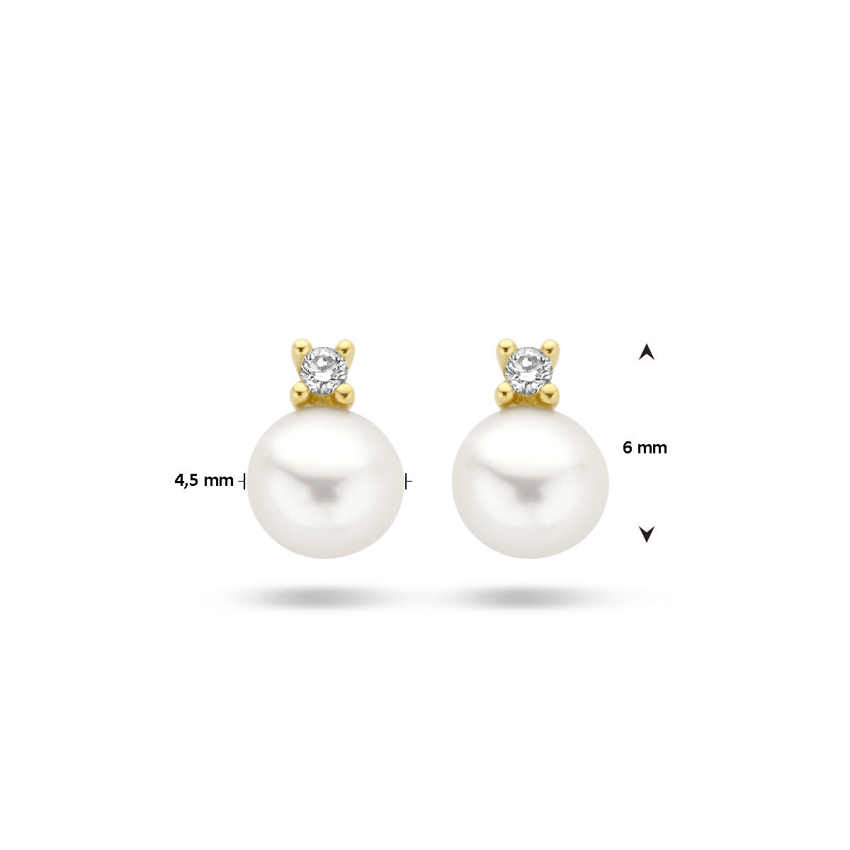 Van der Kooij Collectie oorknoppen parel en diamant 0.02ct (2x 0.01ct) h p1 in 14K geelgoud, met witte ronde parels en kleine diamanten boven elke parel. Afmetingen: 4,5 mm breed, 6 mm hoog.
