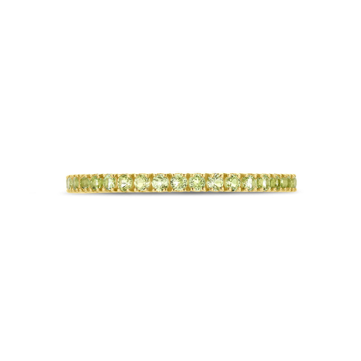 De ring met geboortesteen peridoot augustus 14K geelgoud van Van der Kooij Collectie is een elegante damesring, gezet met lichte groene peridoten die schitteren in een rij op het geelgoud.