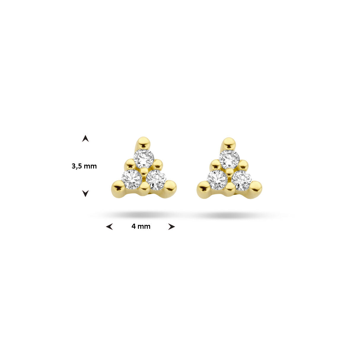 Van der Kooij Collectie oorknoppen diamant 0,05ct (2x 0,025ct) h p1 in 14K geelgoud: kleine studs met drie rondjes als cluster, afmetingen 3,5 mm hoog en 4 mm breed, op een witte achtergrond.