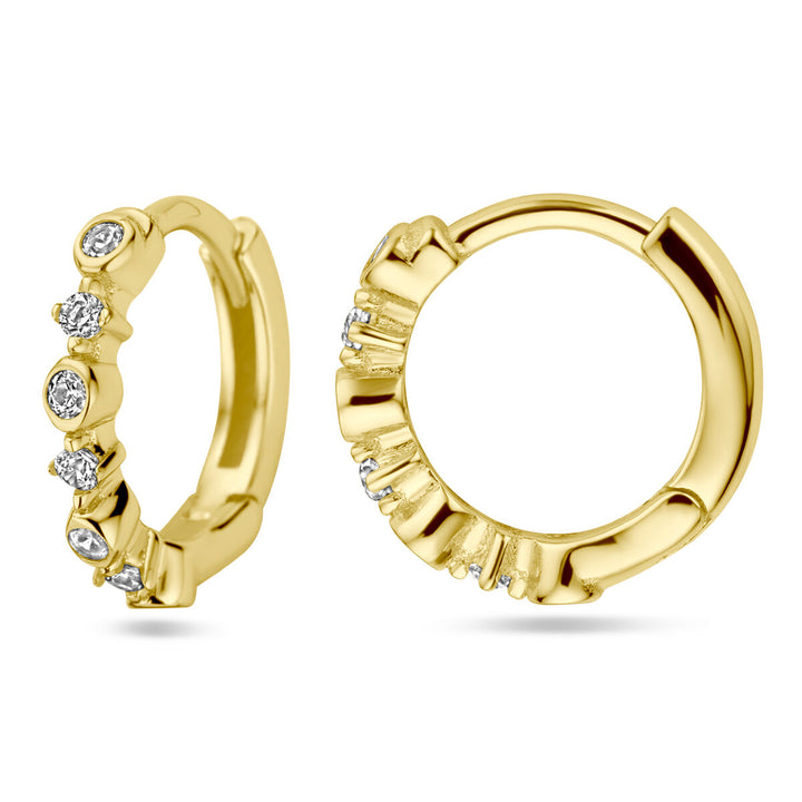 Van der Kooij Collectie klapoorringen zirkonia 1 micron zilver verguld (geel): Kleine oorbellen met vijf ronde witte zirkonia's in een rij, gepolijst en voorzien van een stevige scharnier-sluiting.