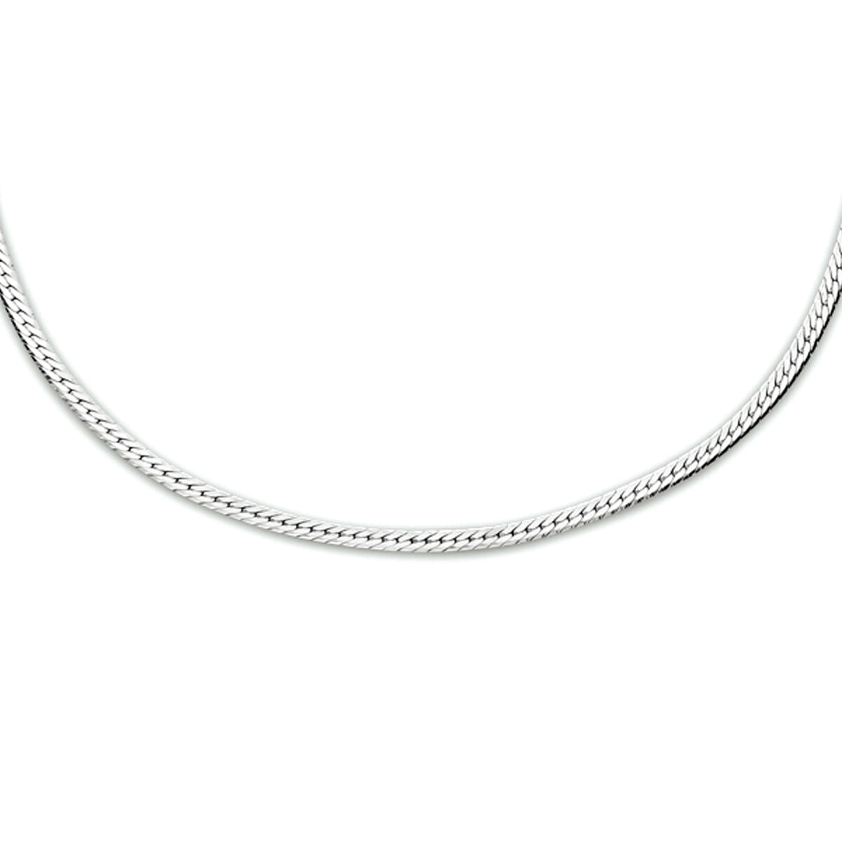 Plat collier van 1,7 mm in gerhodineerd zilver met een subtiele gevlochten structuur.